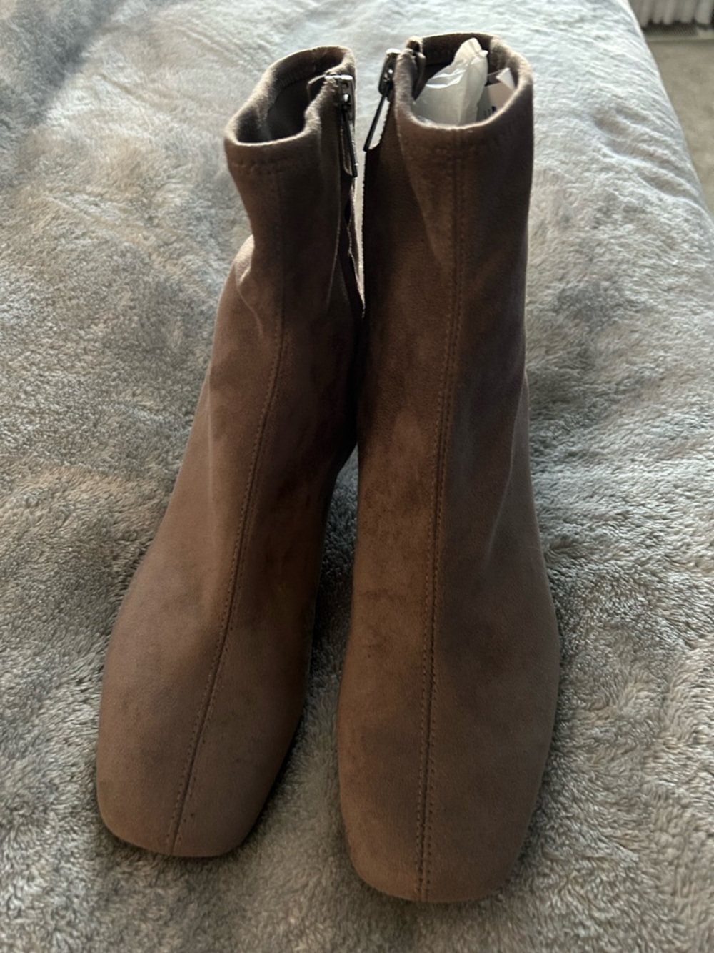 Todays SALE) DKNY Brown Suede-Look Ankle Booties with Side Zip
